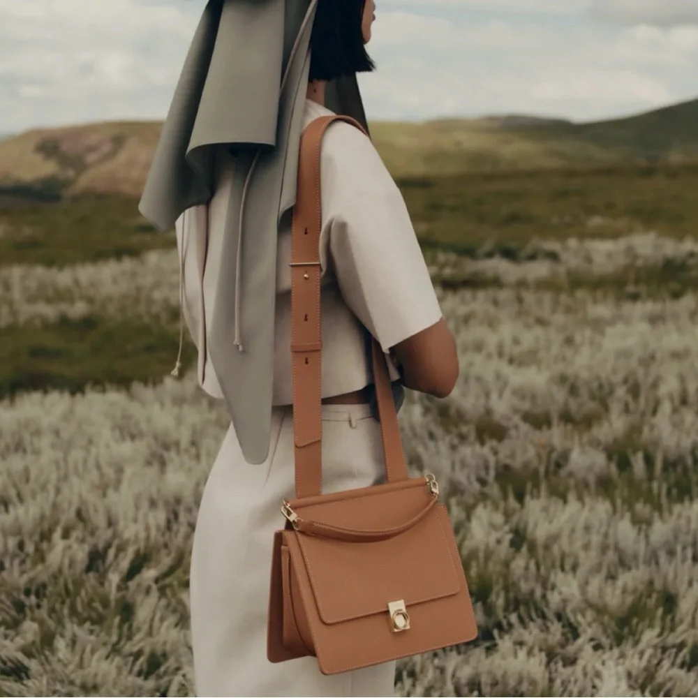 Polene Numéro Sept Edition Textured Camel - Picture 3 of 16